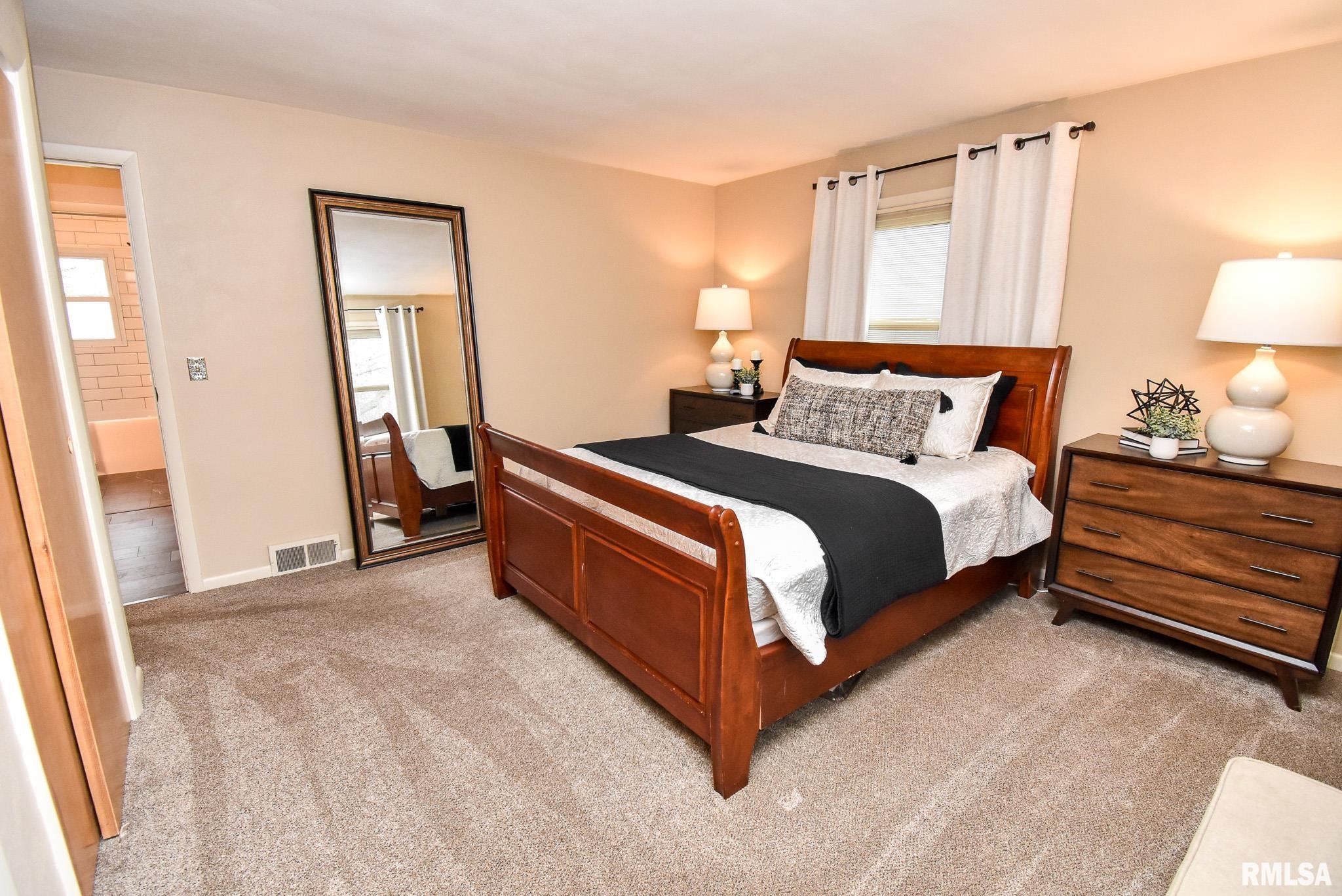 406 Sherwood Park Road Washington, IL 61571 - Photo 15 of 36 Gallery Image 15