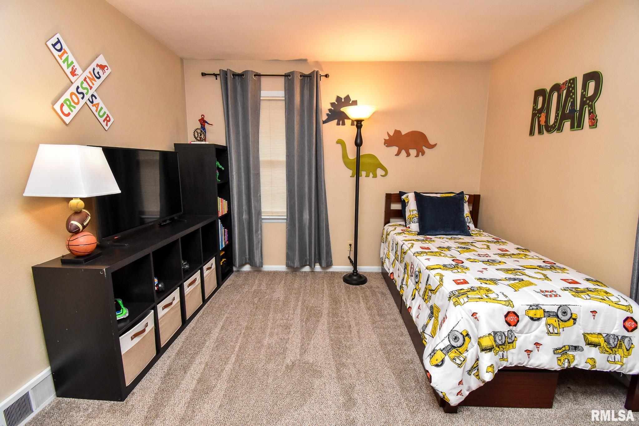 406 Sherwood Park Road Washington, IL 61571 - Photo 19 of 36 Gallery Image 19