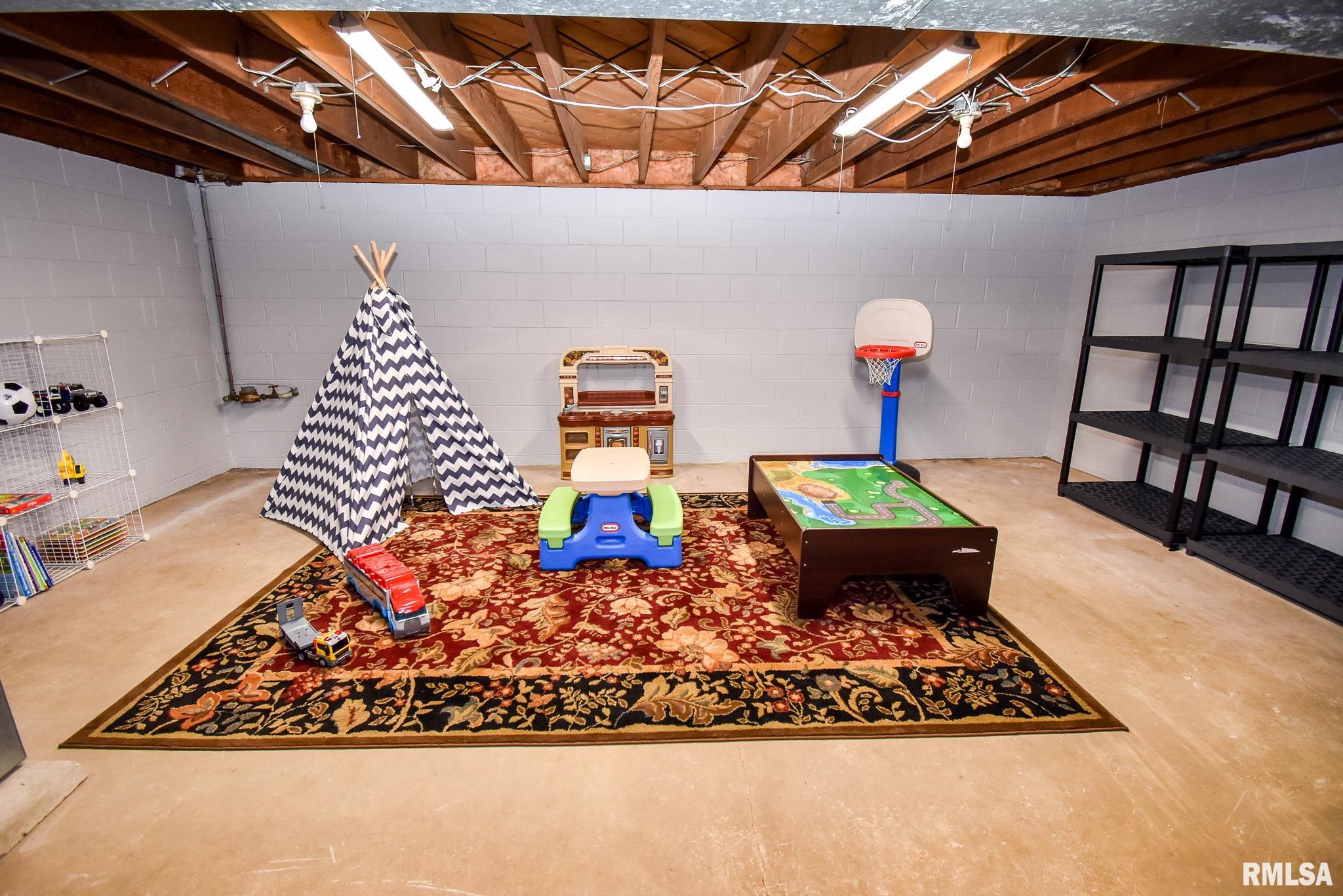 406 Sherwood Park Road Washington, IL 61571 - Photo 25 of 36 Gallery Image 25
