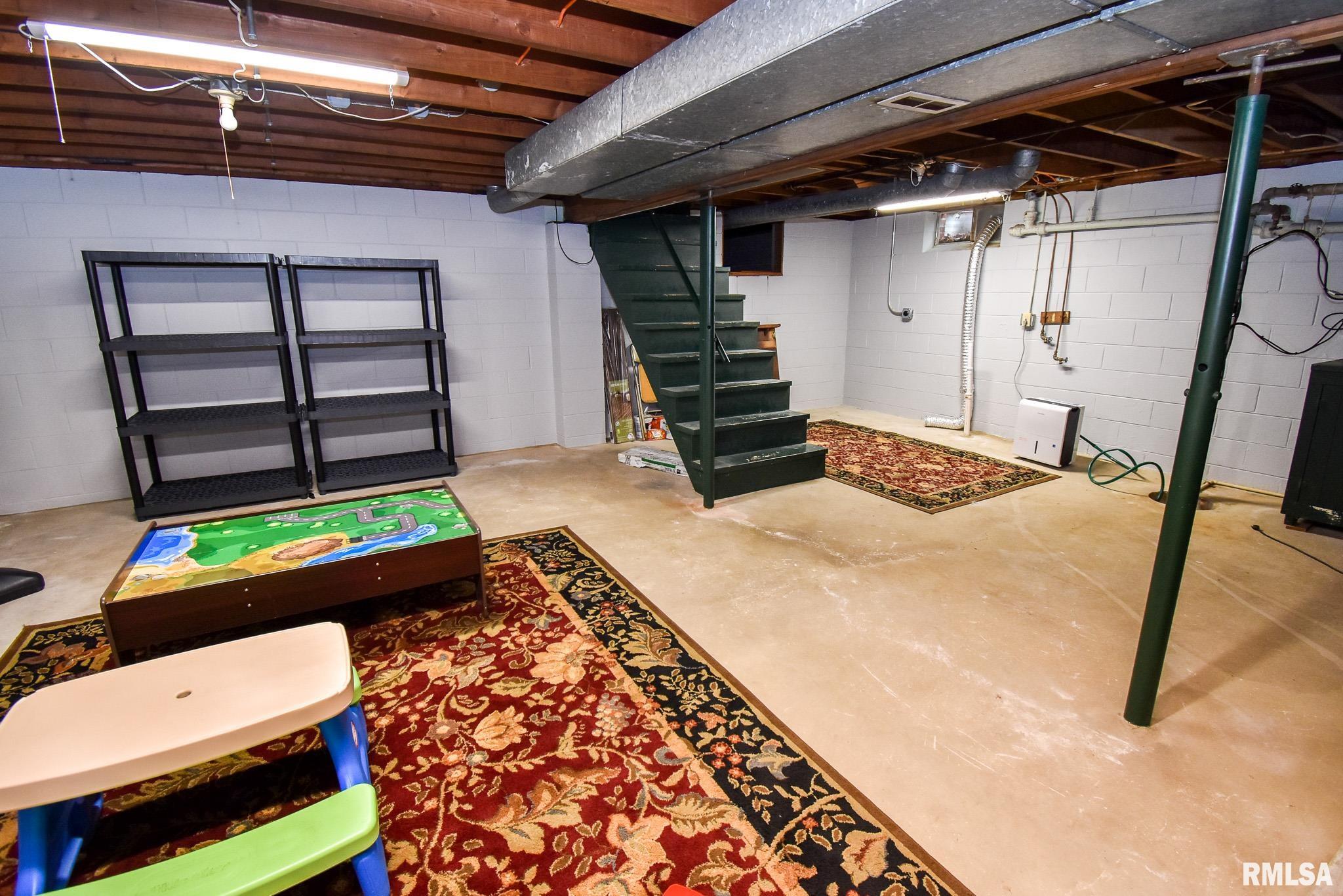 406 Sherwood Park Road Washington, IL 61571 - Photo 26 of 36 Gallery Image 26