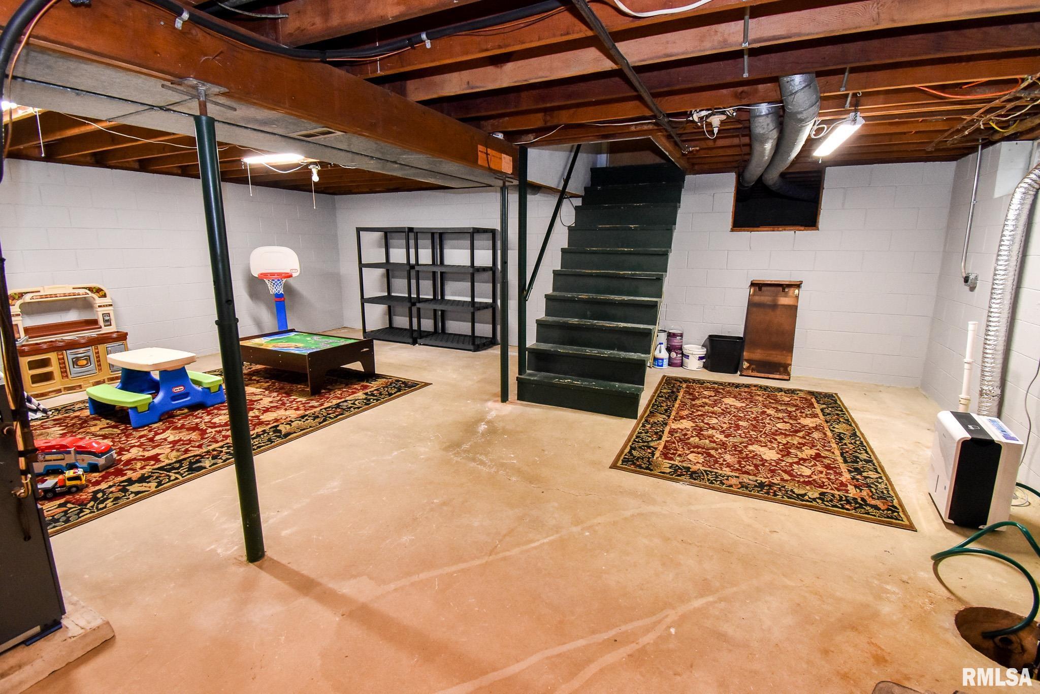 406 Sherwood Park Road Washington, IL 61571 - Photo 27 of 36 Gallery Image 27