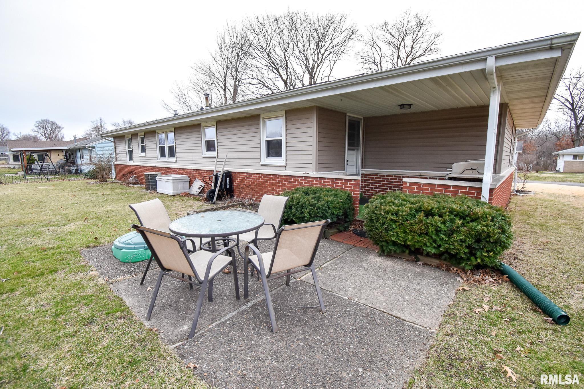 406 Sherwood Park Road Washington, IL 61571 - Photo 28 of 36 Gallery Image 28