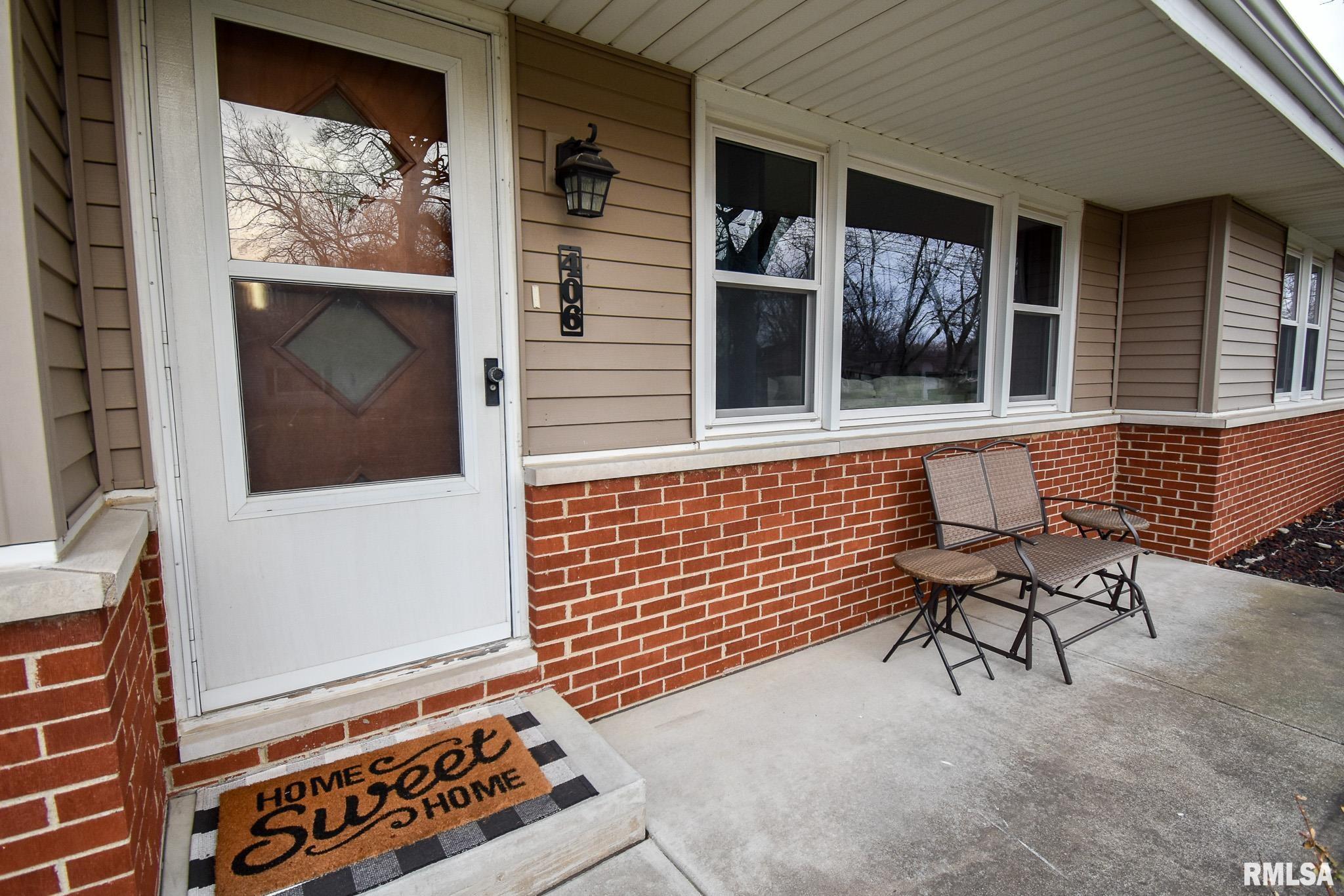 406 Sherwood Park Road Washington, IL 61571 - Photo 3 of 36 Gallery Image 3