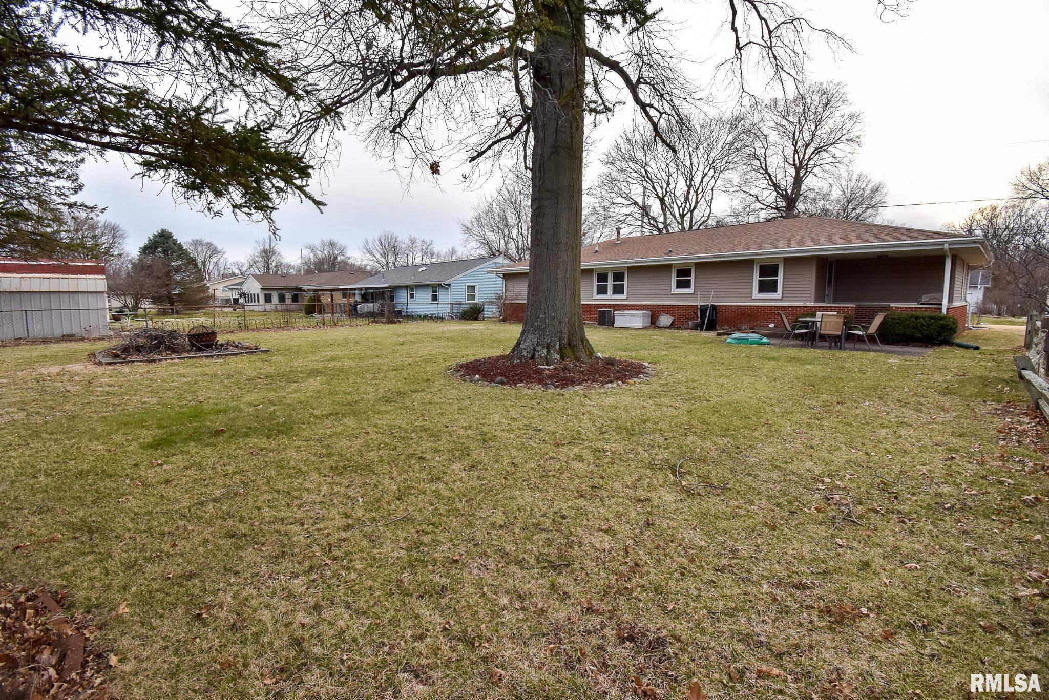 406 Sherwood Park Road Washington, IL 61571 - Photo 32 of 36 Gallery Image 32