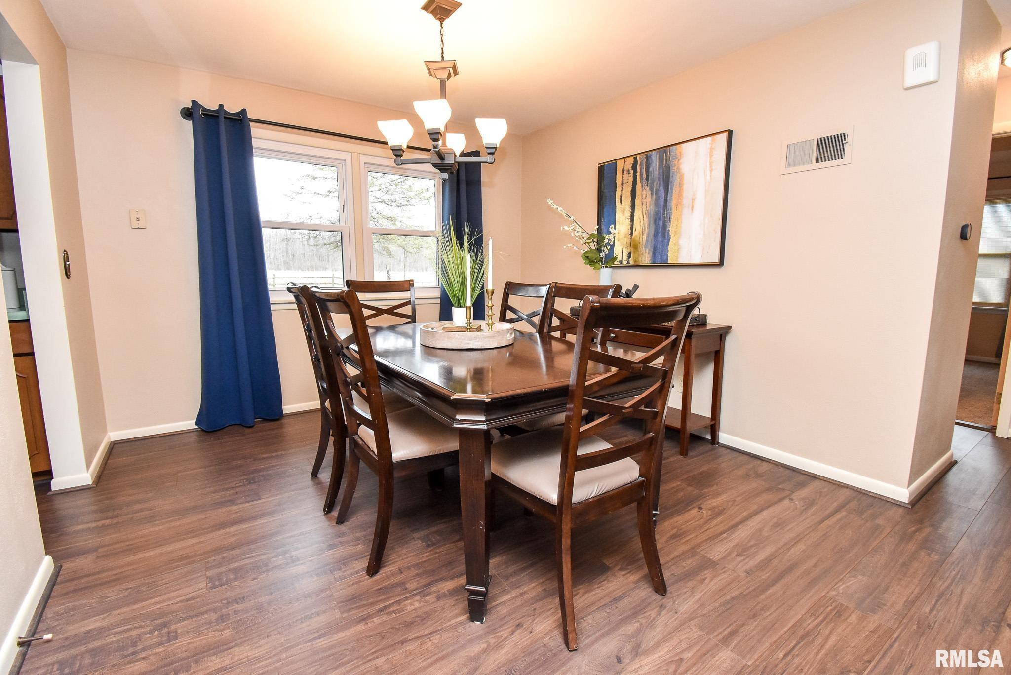406 Sherwood Park Road Washington, IL 61571 - Photo 8 of 36 Gallery Image 8