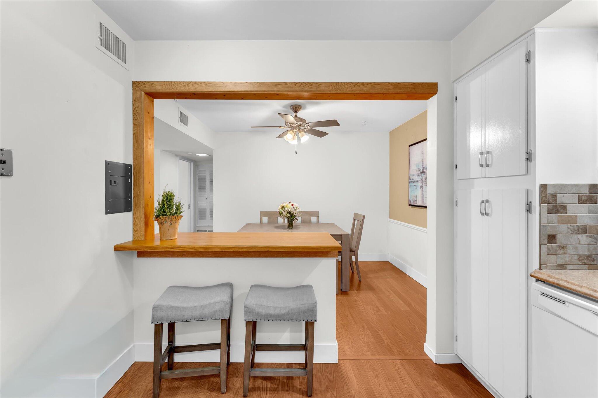 6716 Cascade Road Southeast, Unit 46 Grand Rapids, MI 49546 - Photo 16 of 33 Kitchen