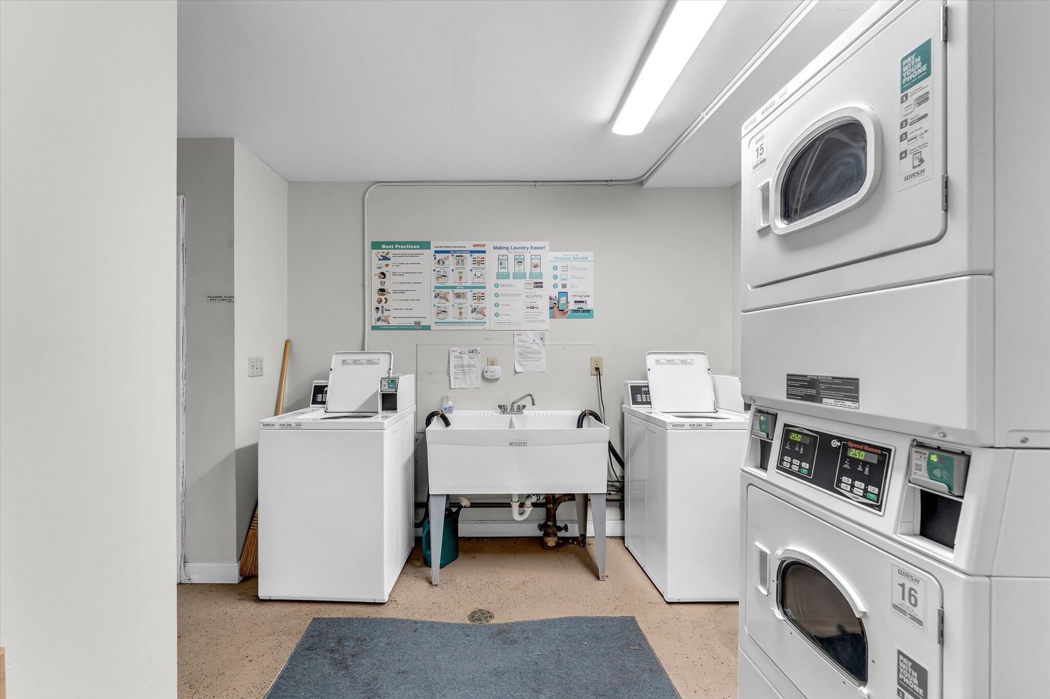 6716 Cascade Road Southeast, Unit 46 Grand Rapids, MI 49546 - Photo 29 of 33 Community Laundry