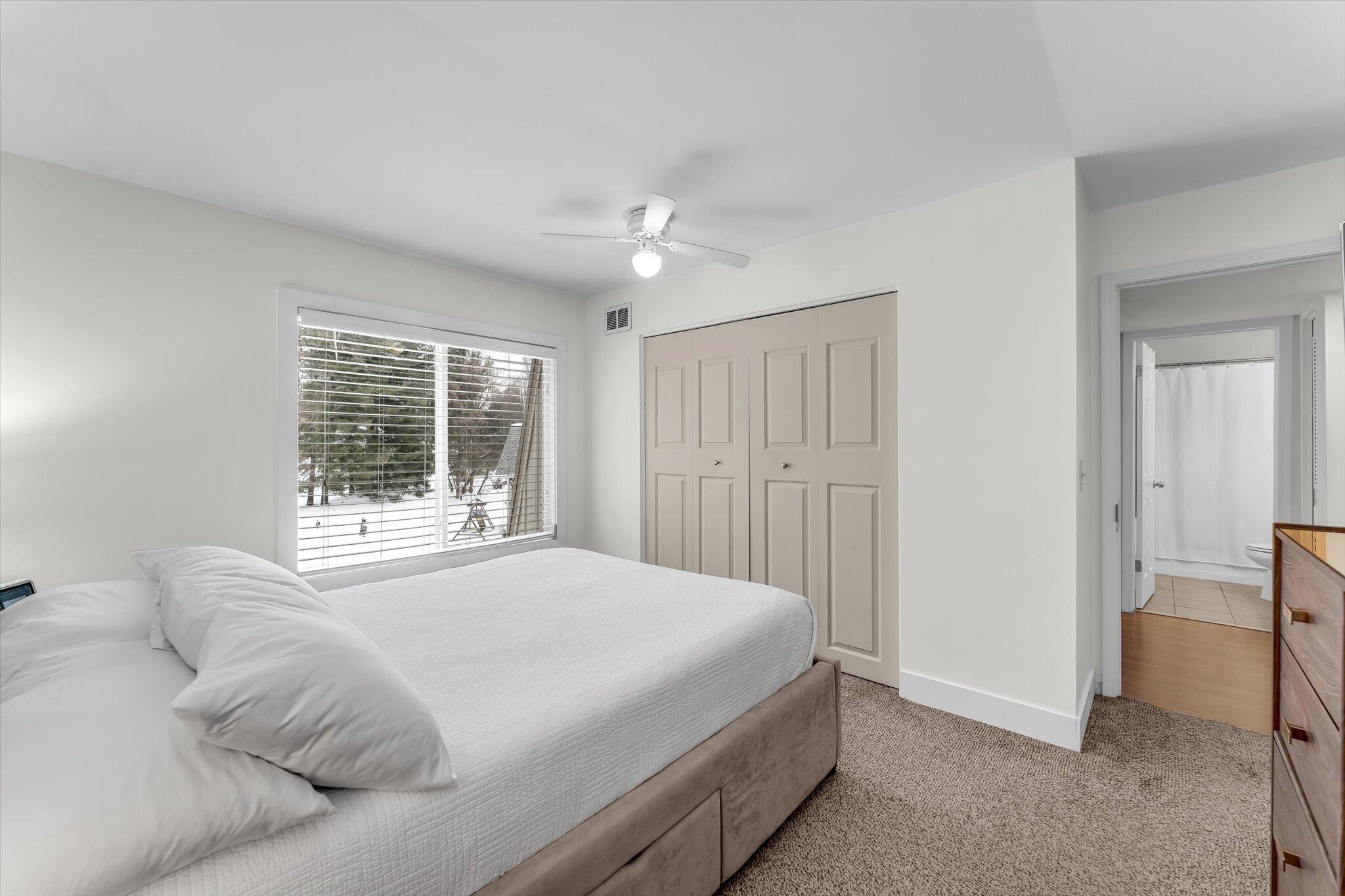 6716 Cascade Road Southeast, Unit 46 Grand Rapids, MI 49546 - Photo 10 of 33 Primary Bedroom