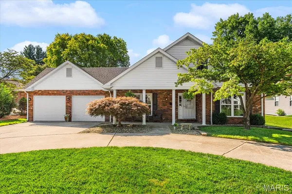 $335,500 | 40 Pebble Hill Drive, Belleville, IL 62223