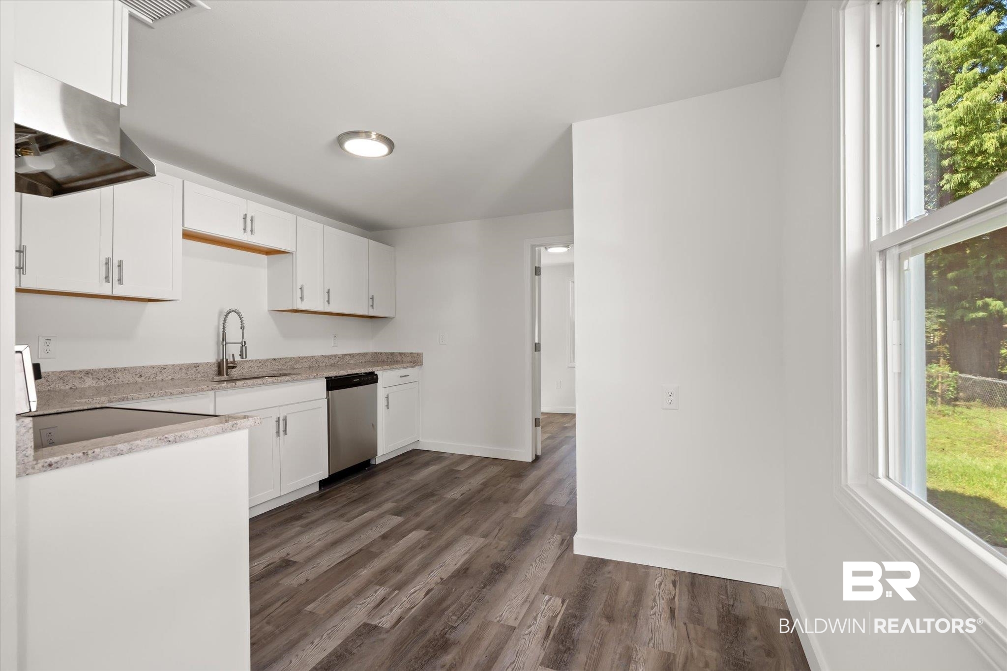 458 Fourth Avenue Mobile, AL 36611 - Photo 3 of 17