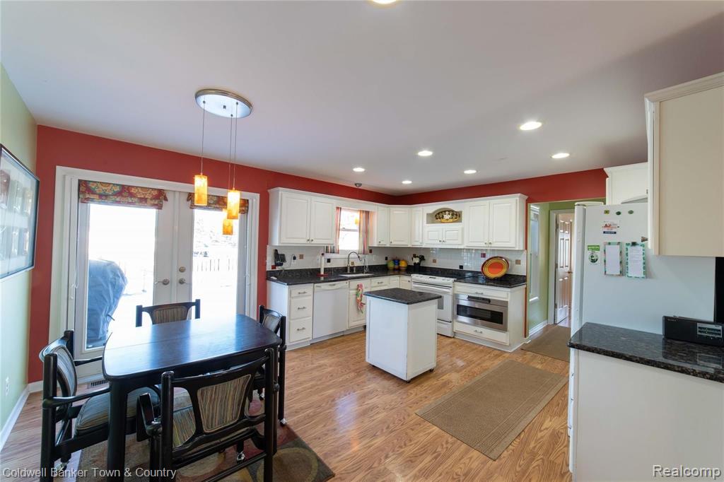 858 Henderson Road Howell, MI 48855 - Photo 11 of 50 Gallery Image 11