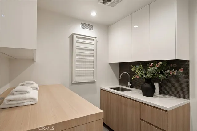 $14,800 | 4242 Vantage Avenue, Studio City, CA 91604