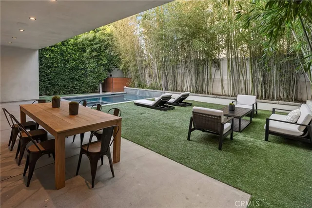 $14,800 | 4242 Vantage Avenue, Studio City, CA 91604