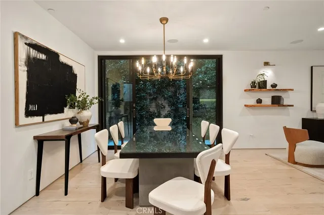 $14,800 | 4242 Vantage Avenue, Studio City, CA 91604