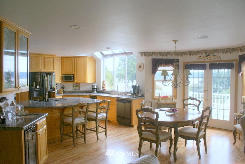 15300 Starr Road Southeast Olalla, WA 98359 - Photo 6 of 23 Gallery Image 6