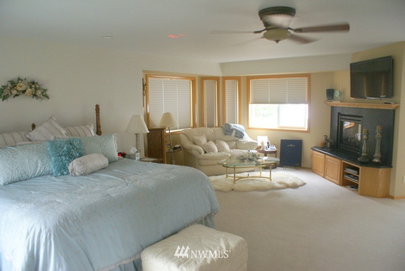 15300 Starr Road Southeast Olalla, WA 98359 - Photo 10 of 23 Gallery Image 10
