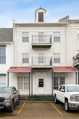 $2,250 | 635 Lafitte Street, Unit 4, Mandeville, LA 70448