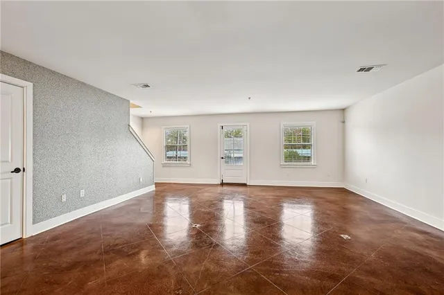 $2,250 | 635 Lafitte Street, Unit 4, Mandeville, LA 70448