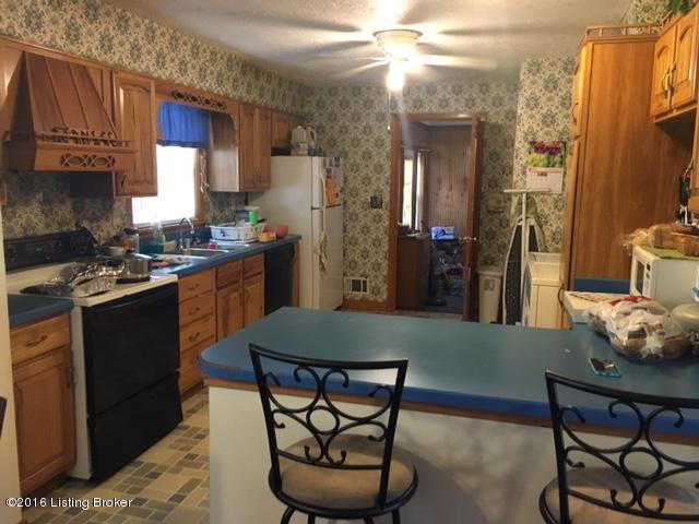 2315 Strotman Road Louisville, KY 40216 - Photo 9 of 18 Strotman pic 19
