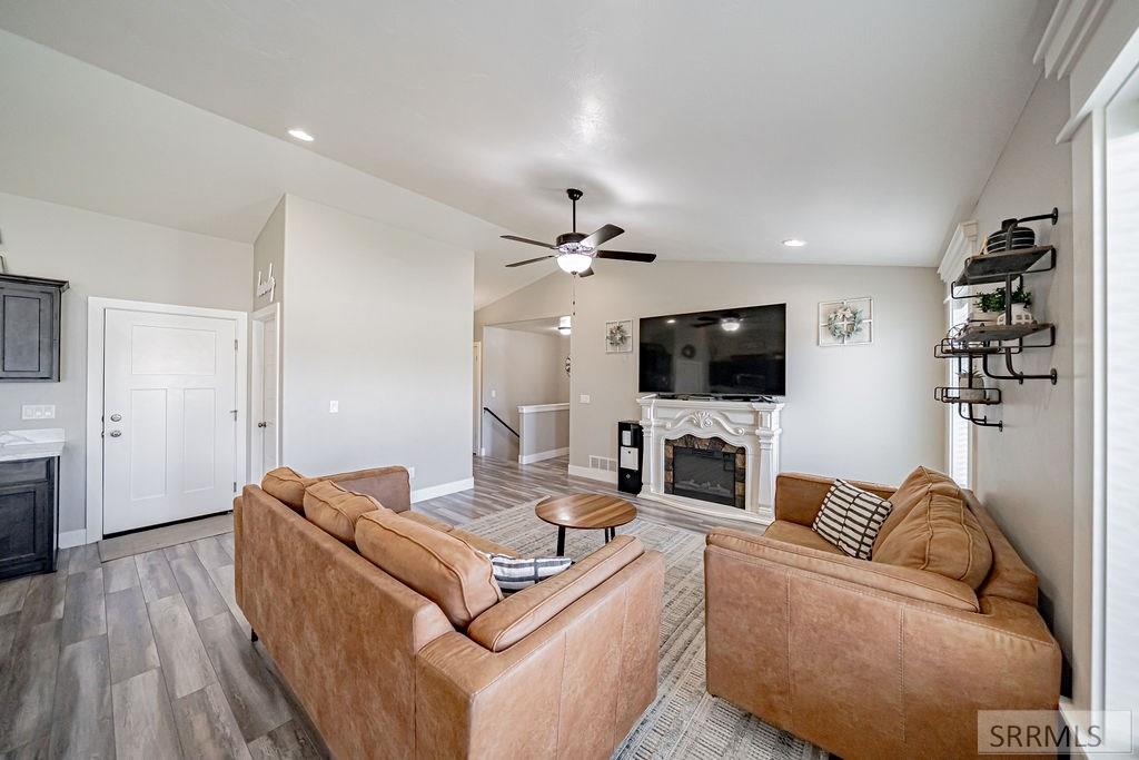 3030 North Waverly Road Idaho Falls, ID 83401 - Photo 9 of 32