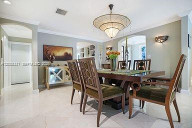 113 South Gordon Road Fort Lauderdale, FL 33301 - Photo 20 of 53 a view of a livingroom with furniture