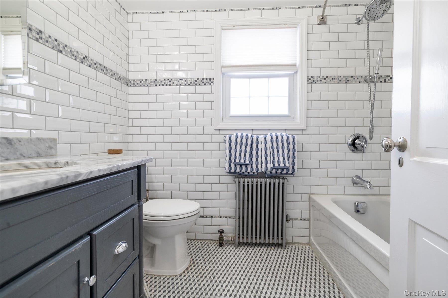 41 Hart Street Lynbrook, NY 11563 - Photo 21 of 30