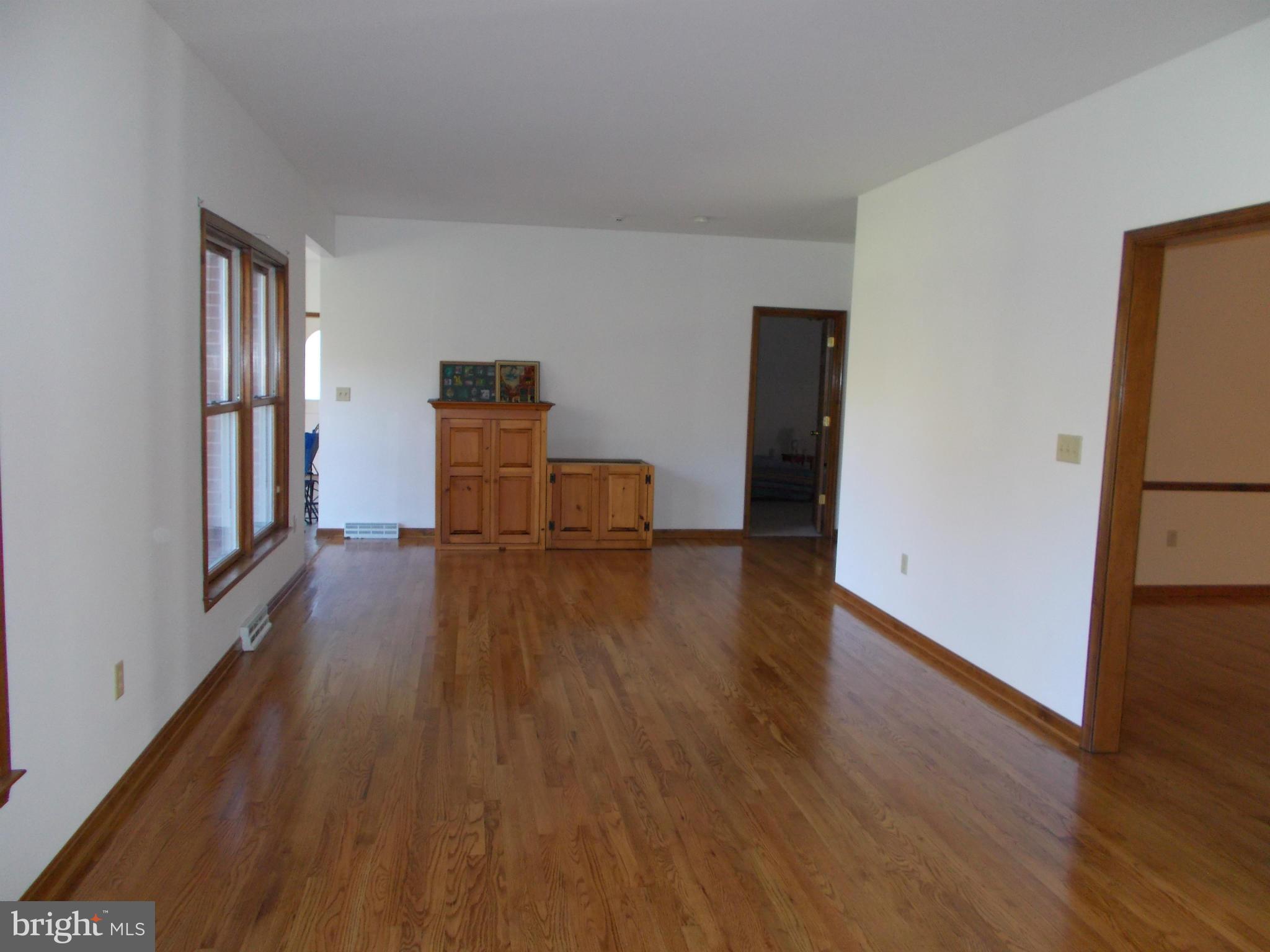 10945 Garrison Hollow Road Clear Spring, MD 21722 - Photo 9 of 30 Living Room