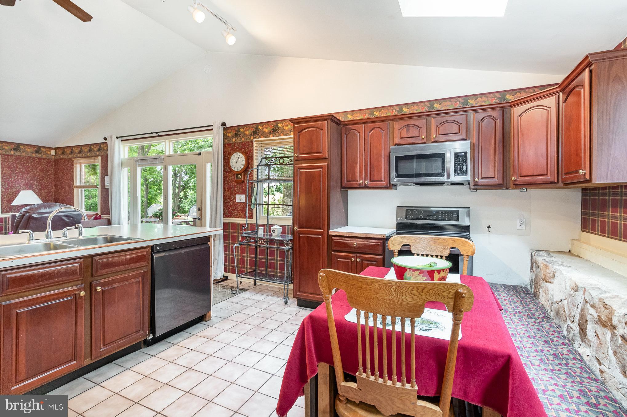 7653 Moyer Road Harrisburg, PA 17112 - Photo 21 of 78 Kitchen