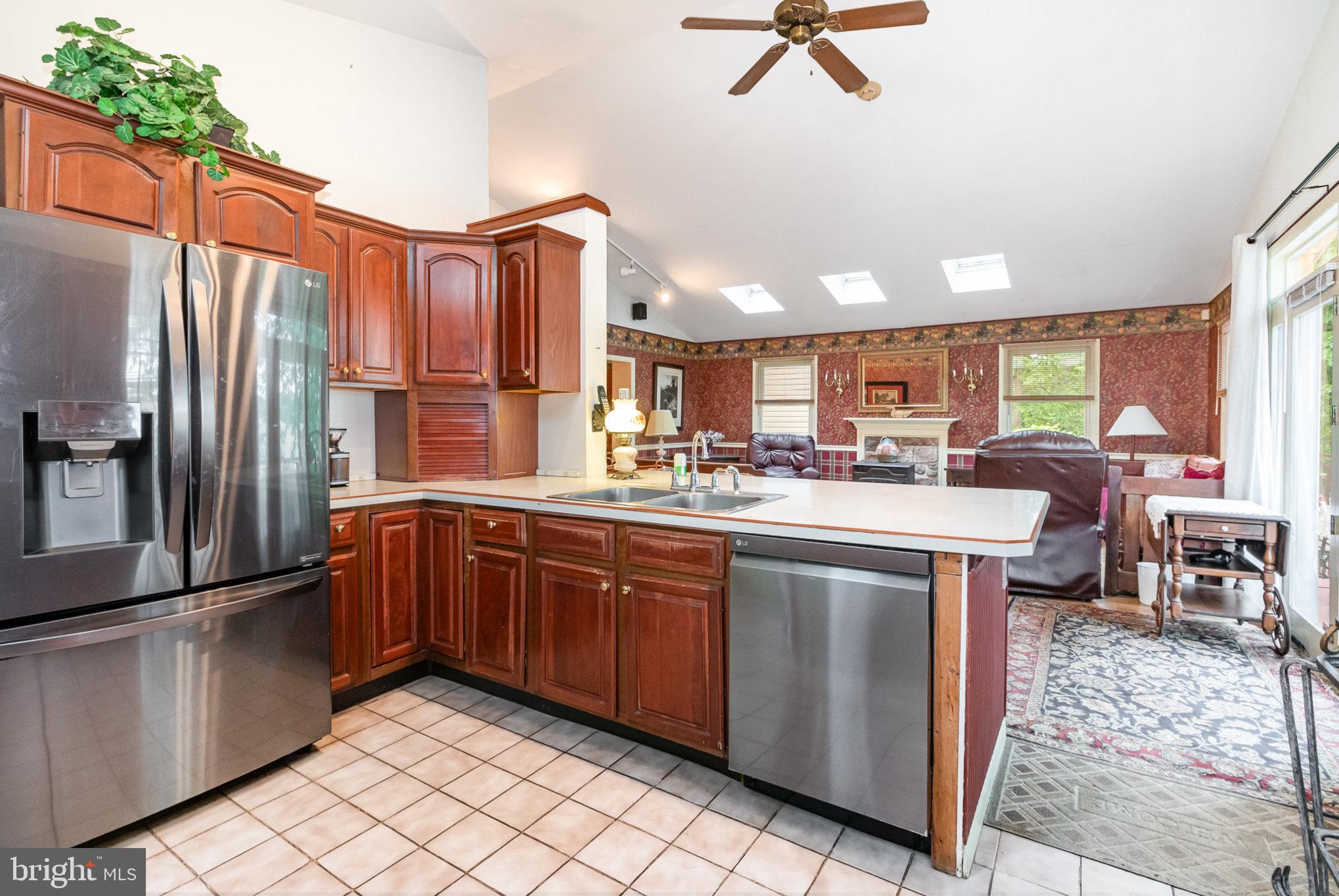 7653 Moyer Road Harrisburg, PA 17112 - Photo 23 of 78 Kitchen