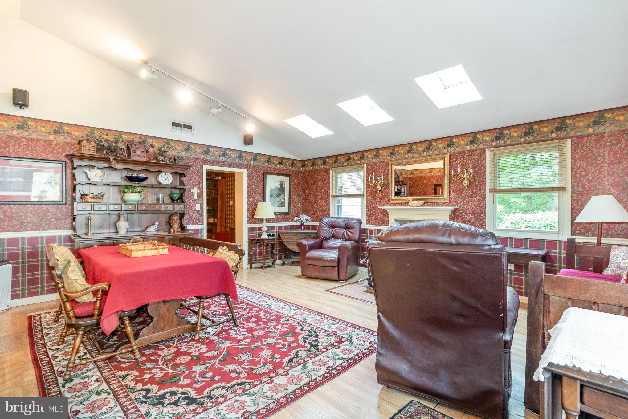 7653 Moyer Road Harrisburg, PA 17112 - Photo 24 of 78 Living Room