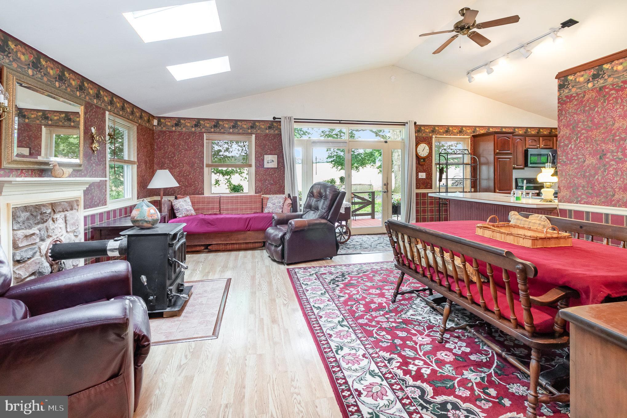 7653 Moyer Road Harrisburg, PA 17112 - Photo 25 of 78 Living Room