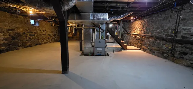 $369,900 | 224 Pomfret Street, Putnam, CT 06260