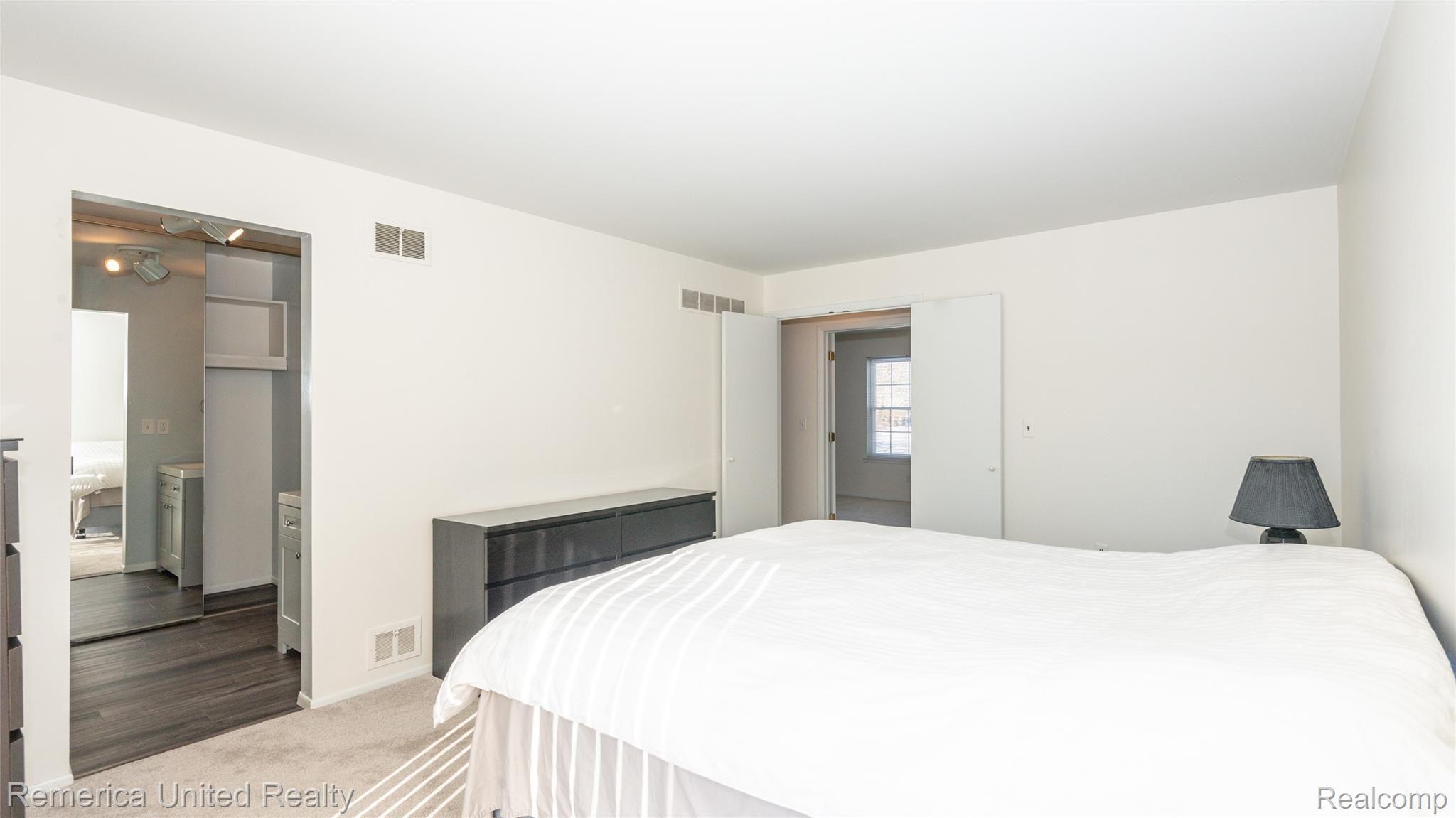 24615 Bashian Drive Novi, MI 48375 - Photo 19 of 35 Master Bedroom .jpg
