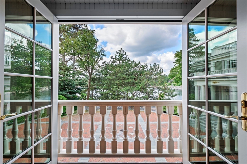 17 Crowninshield Road Marblehead, MA 01945 - Photo 35 of 42