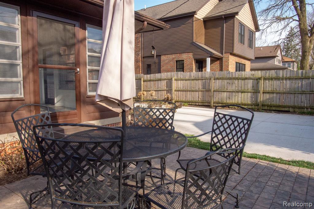 725 Lincoln Road Grosse Pointe, MI 48230 - Photo 55 of 68 Gallery Image 55
