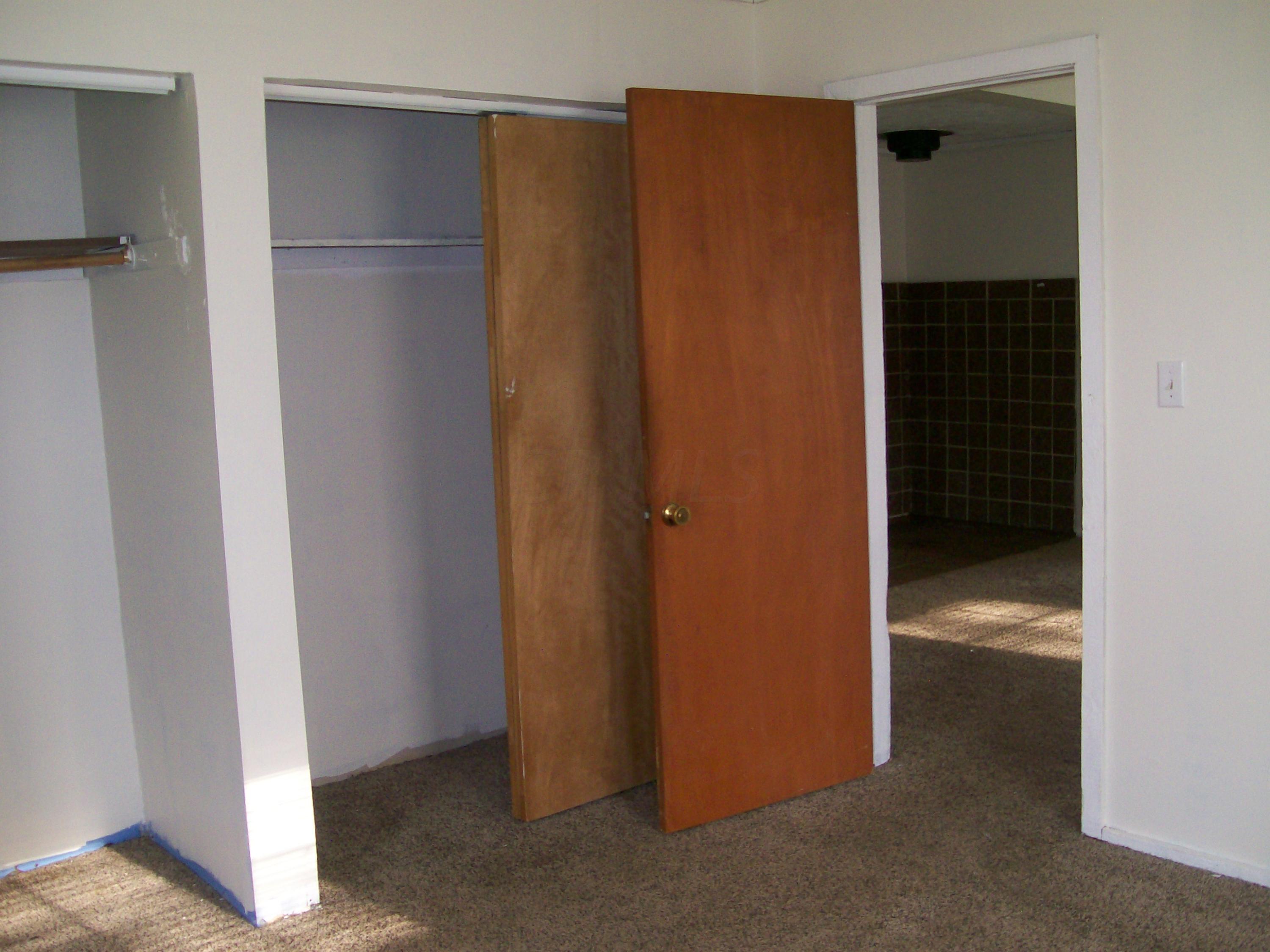 3366 Watkins Road Columbus, OH 43207 - Photo 11 of 20 Gallery Image 11