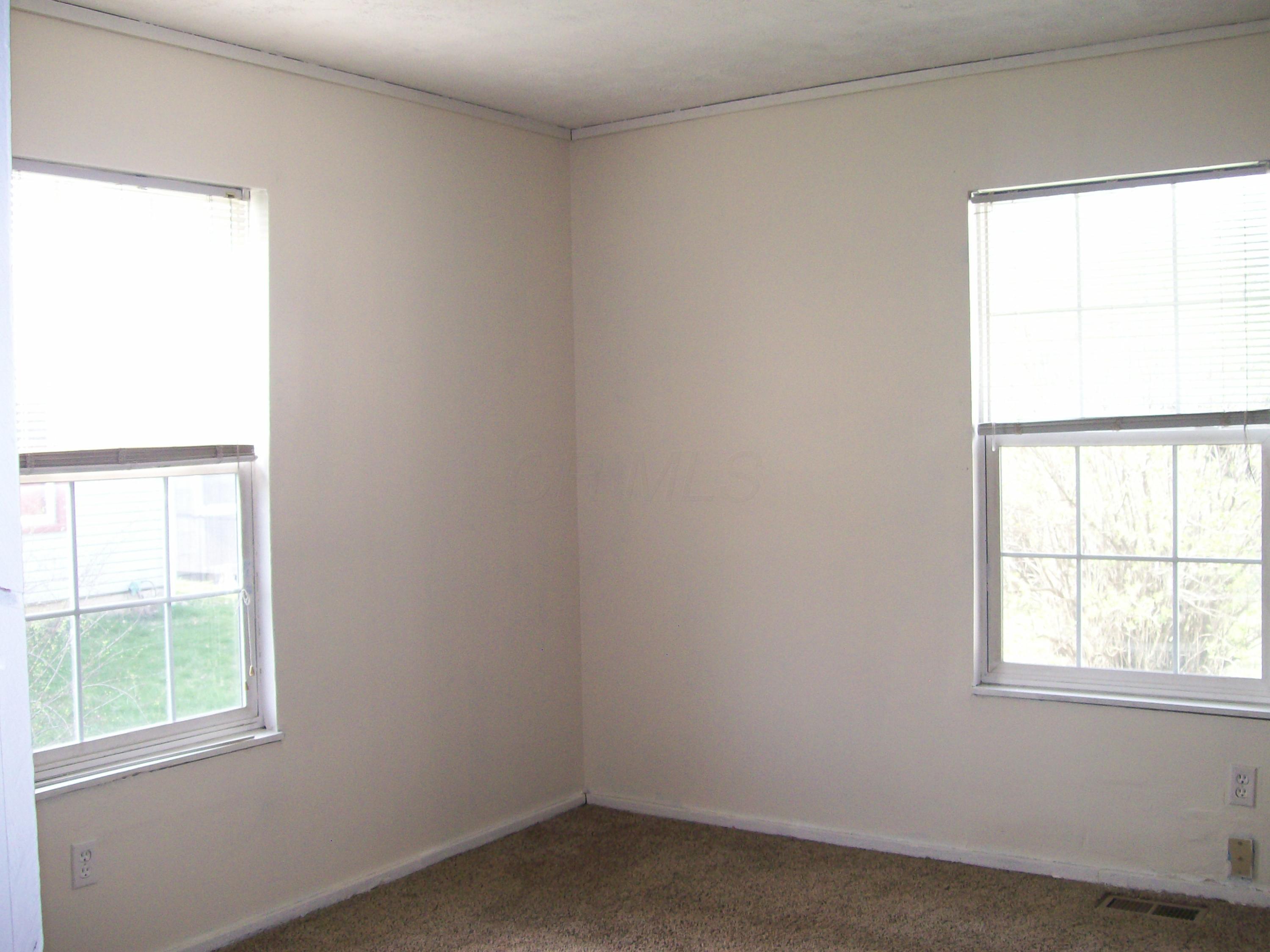 3366 Watkins Road Columbus, OH 43207 - Photo 9 of 20 Gallery Image 9