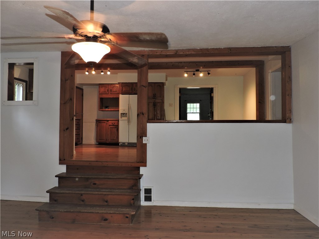 24208 Bruce Road Bay Village, OH 44140 - Photo 10 of 32