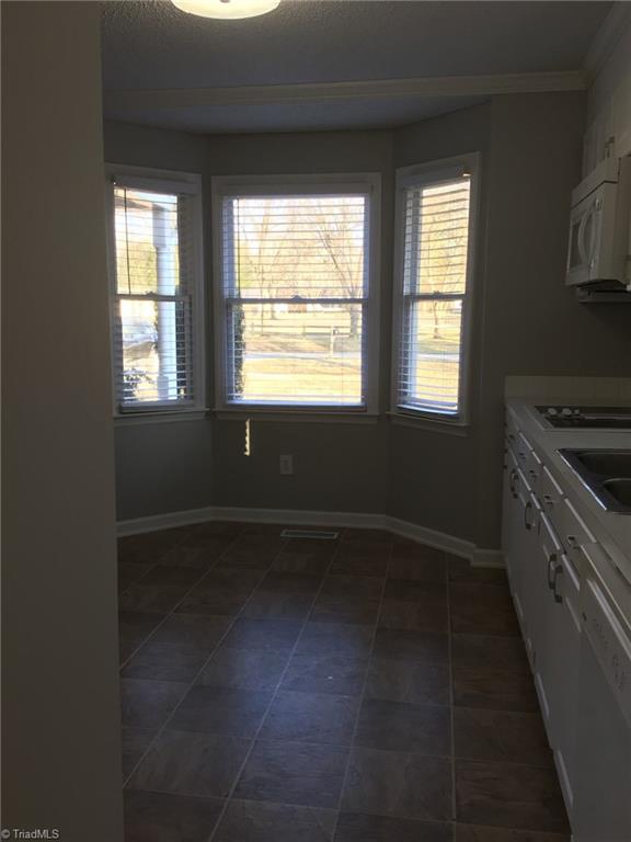 195 Farmstead Road Winston-Salem, NC 27107 - Photo 12 of 21 Gallery Image 12