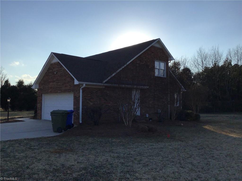 195 Farmstead Road Winston-Salem, NC 27107 - Photo 4 of 21 Gallery Image 4