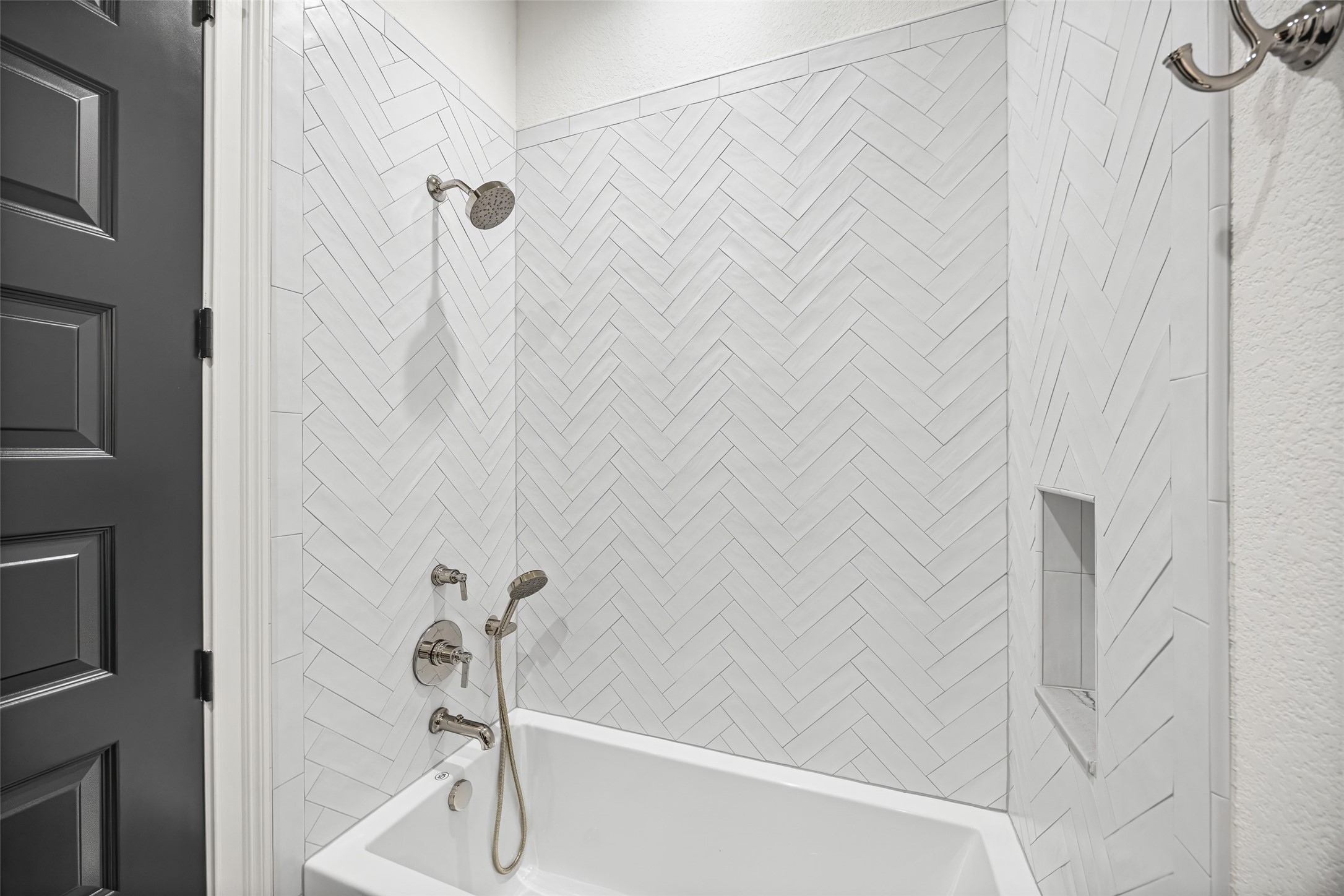 19314 Chateau Ridge Court Tomball, TX 77377 - Photo 21 of 50 Ensuite bathroom