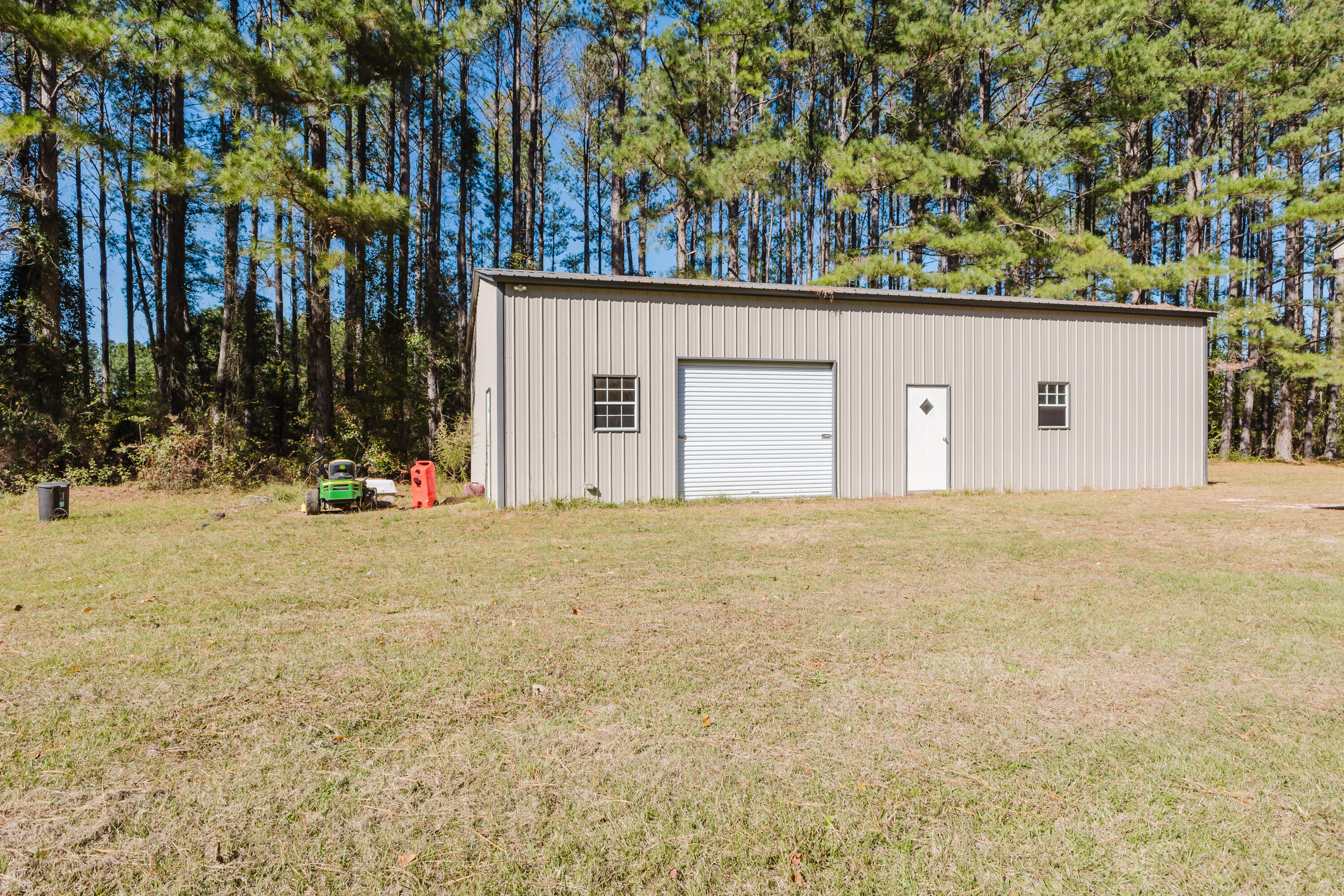 7050 Old State Road Holly Hill, SC 29059 - Photo 8 of 37