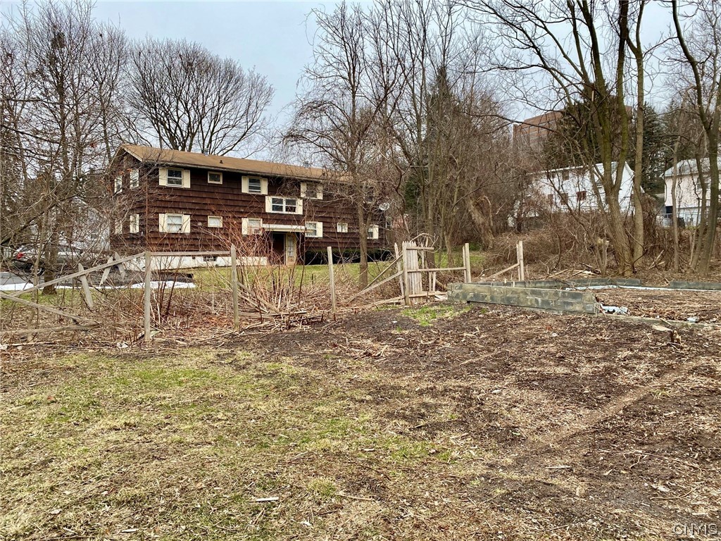 223 Seneca Drive Syracuse, NY 13205 - Photo 2 of 6