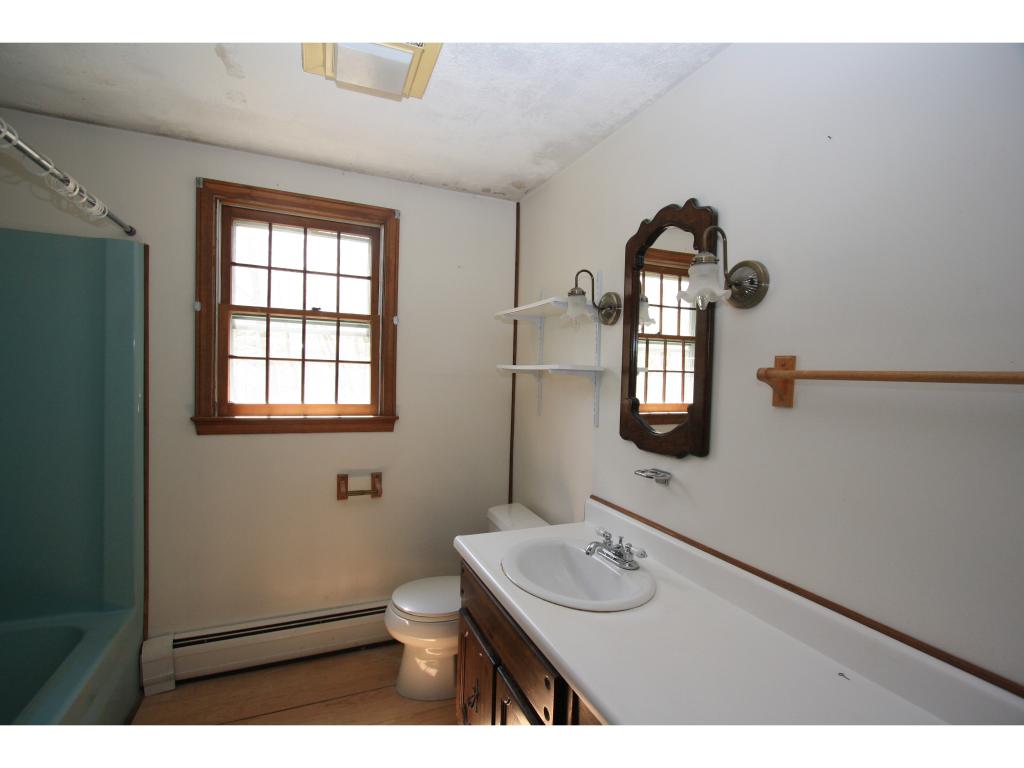 318 Baboosic Lake Road Merrimack, NH 03054 - Photo 7 of 20