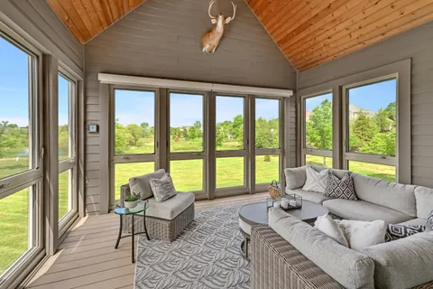 $1,350,000 | 11511 Oakview Court, Mequon, WI 53092