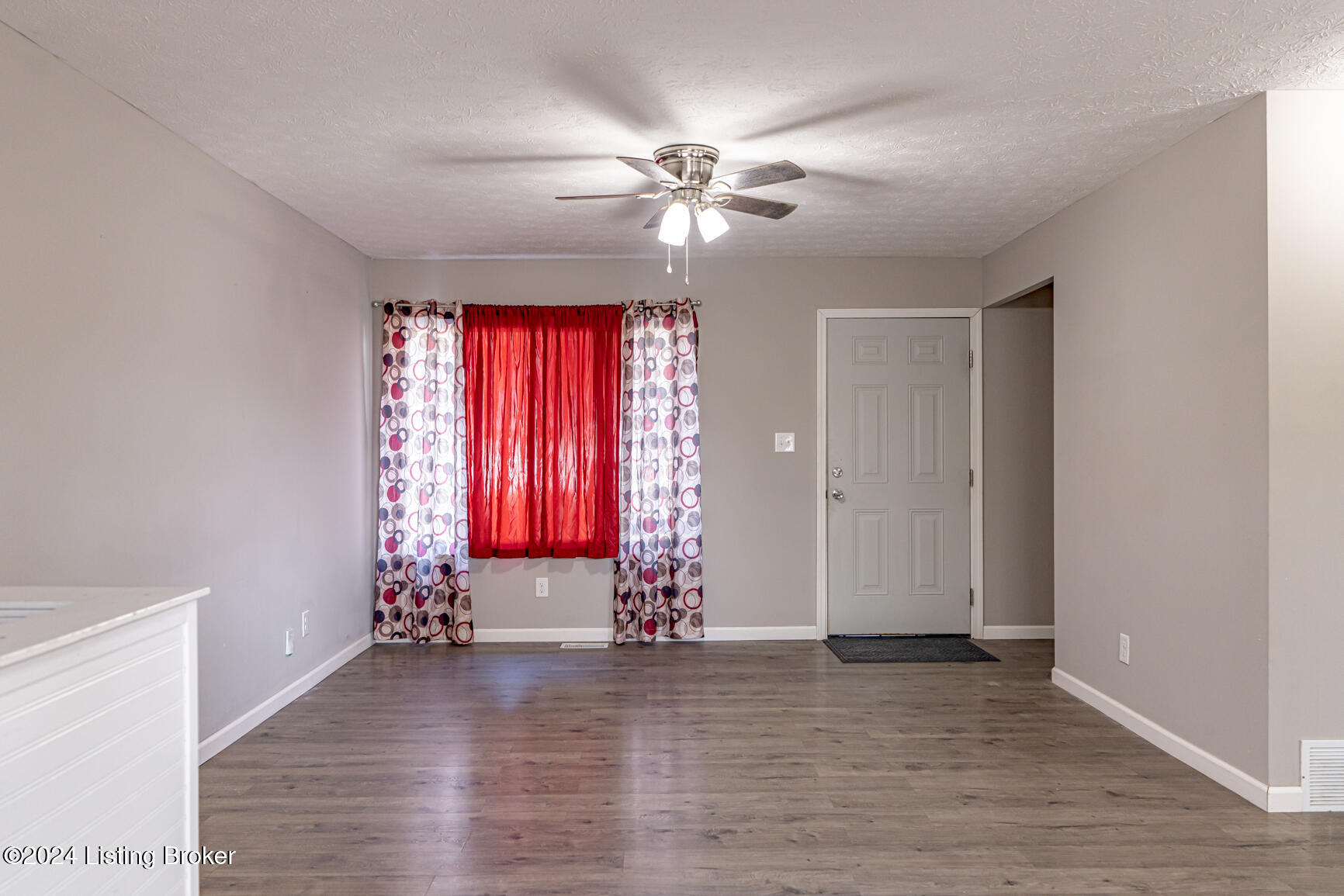 5010 Red Fern Road Louisville, KY 40218 - Photo 2 of 23 Family Rm