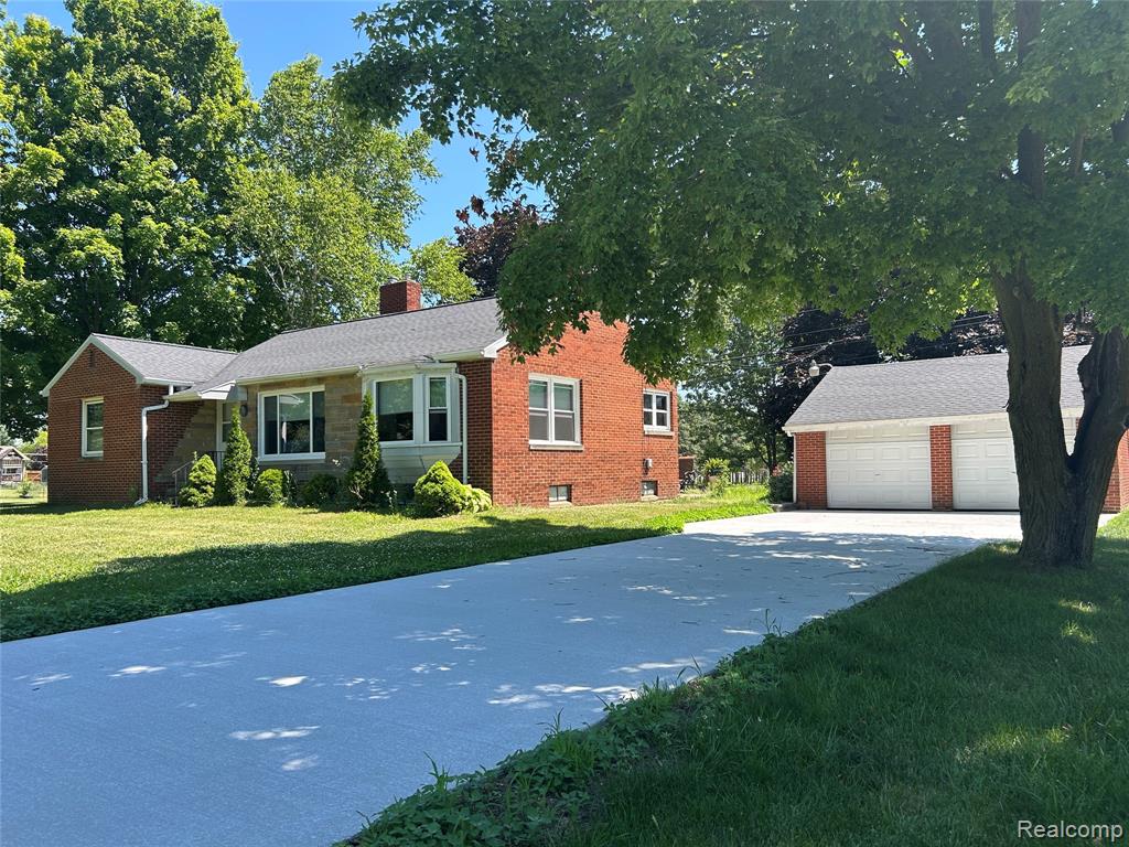 11039 Torrey Road Fenton, MI 48430 - Photo 2 of 28