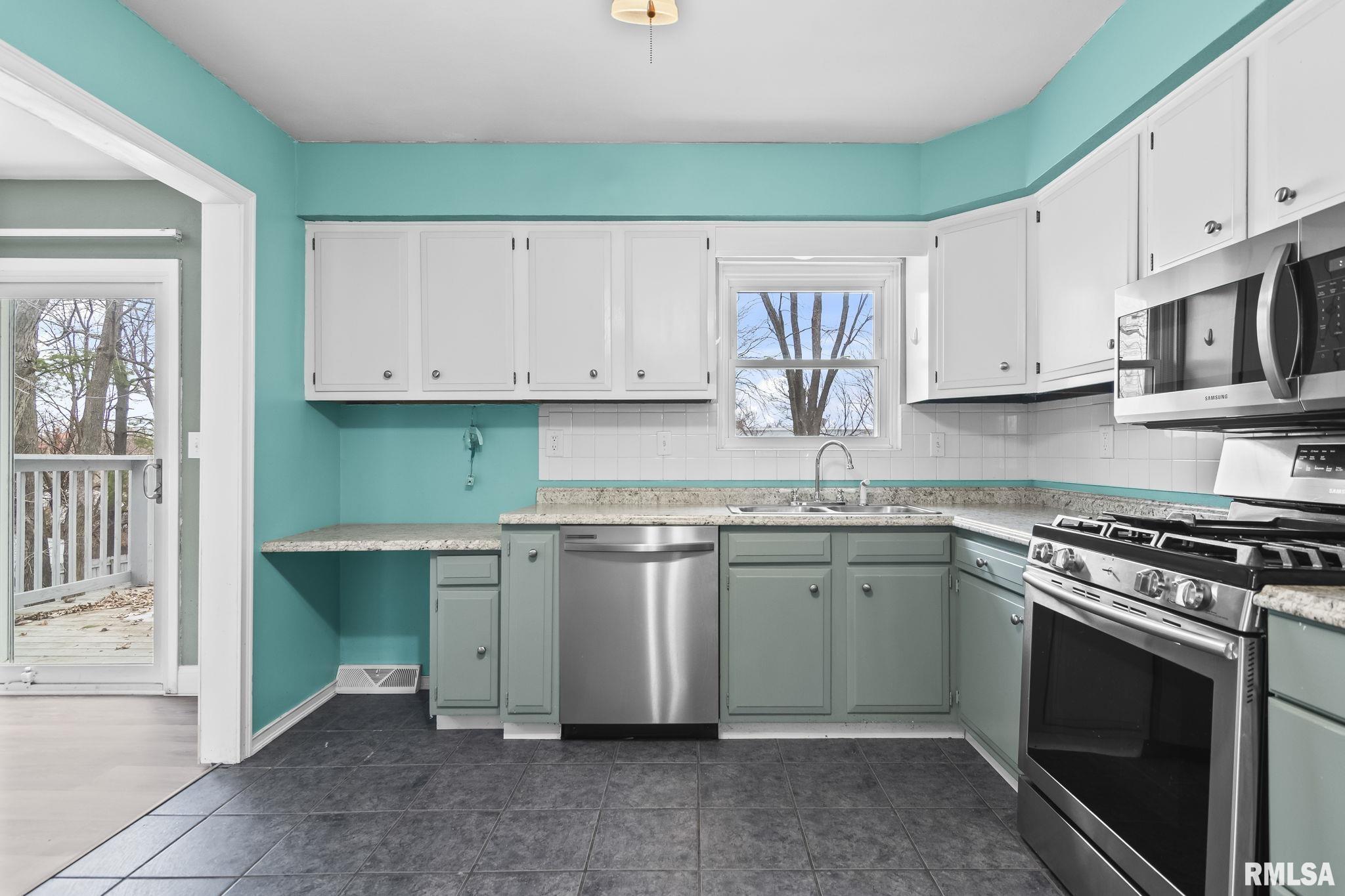441 Armor Road Springfield, IL 62704 - Photo 11 of 37