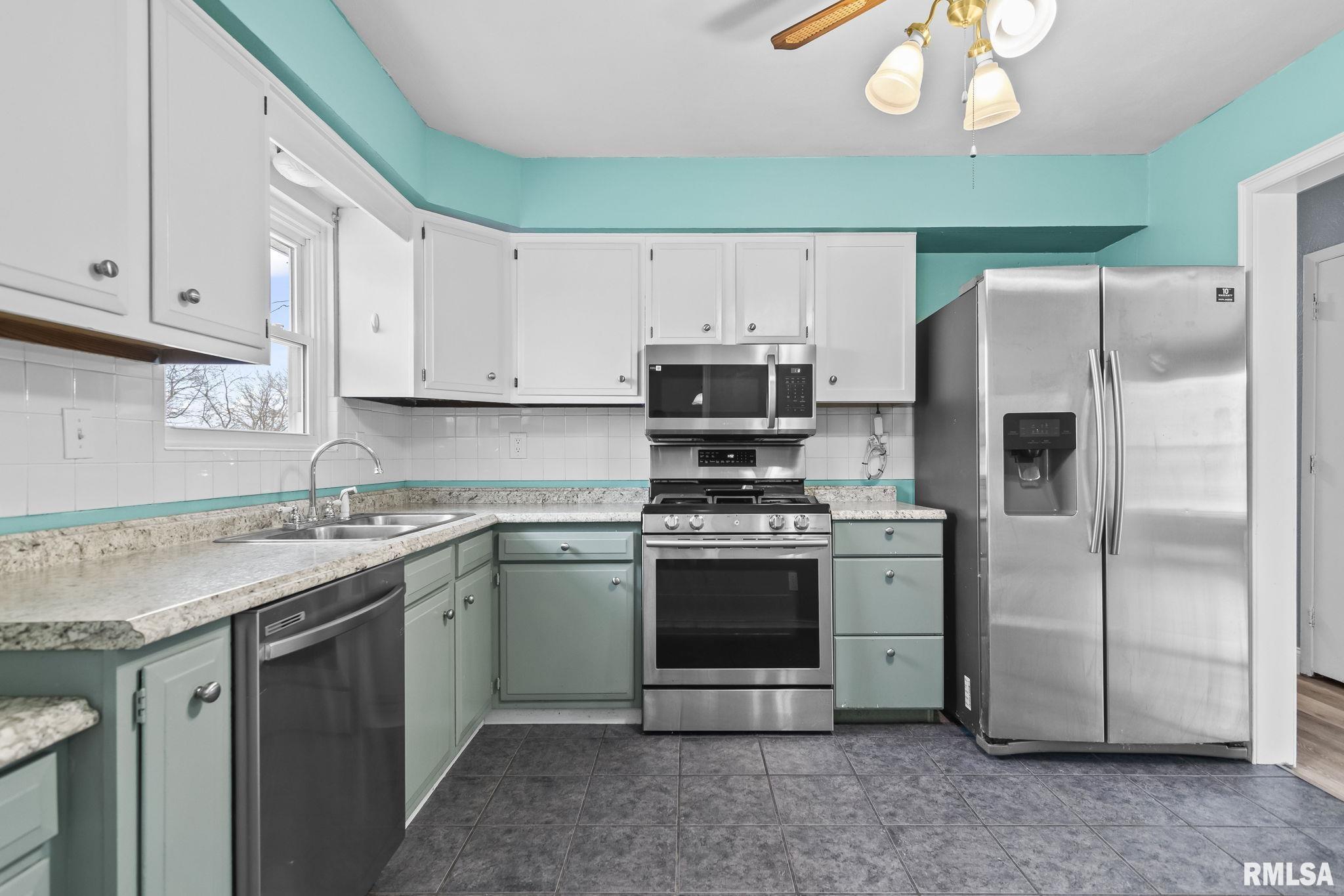 441 Armor Road Springfield, IL 62704 - Photo 12 of 37