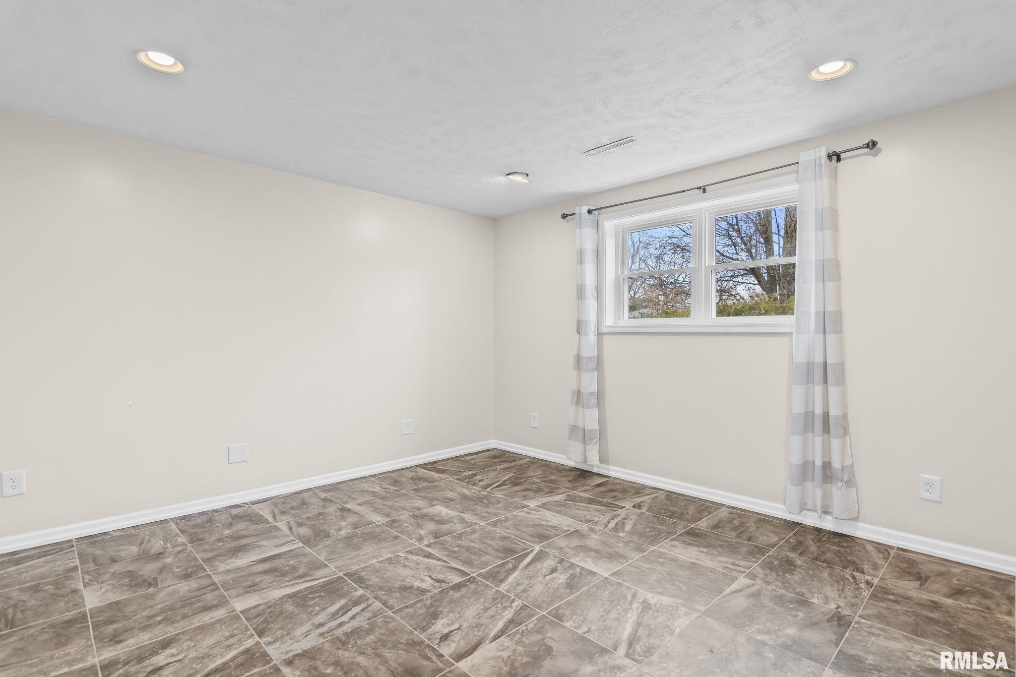 441 Armor Road Springfield, IL 62704 - Photo 26 of 37